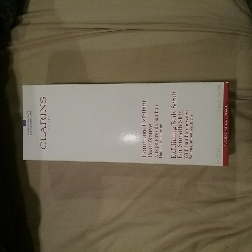 Clarins Exfoliating Body Scrub for Smooth Skin